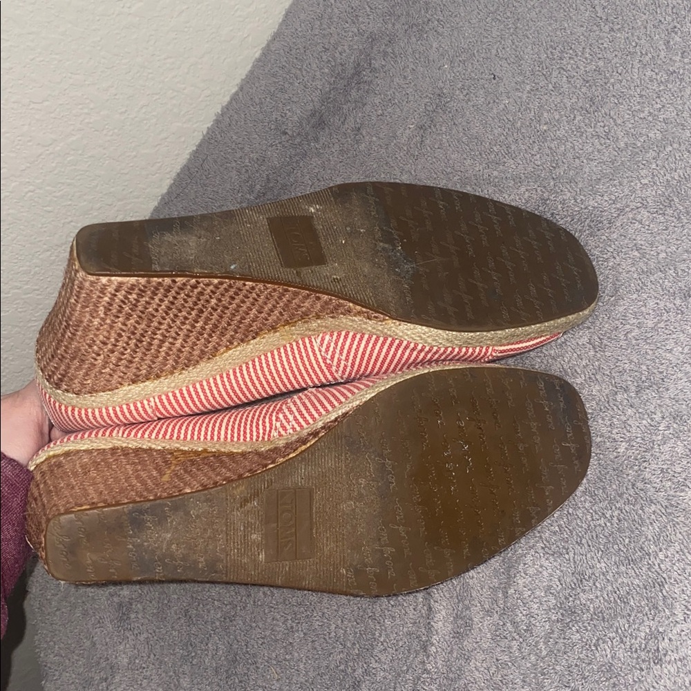 🛍️Tom’s wedged heel with a red and white pattern! - Picture 8 of 8